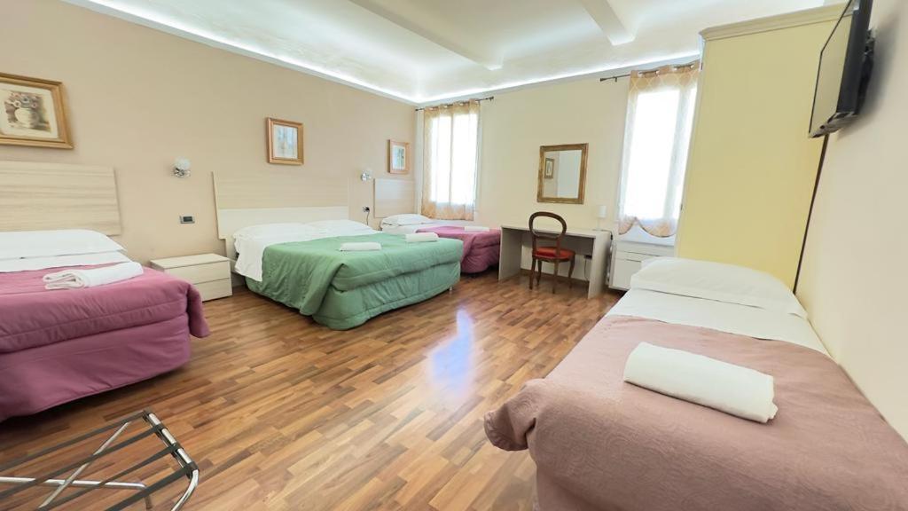 Piccolo Hotel Con Access Ztl !!! Nel Centro Storico Di Firenze !!! Luaran gambar